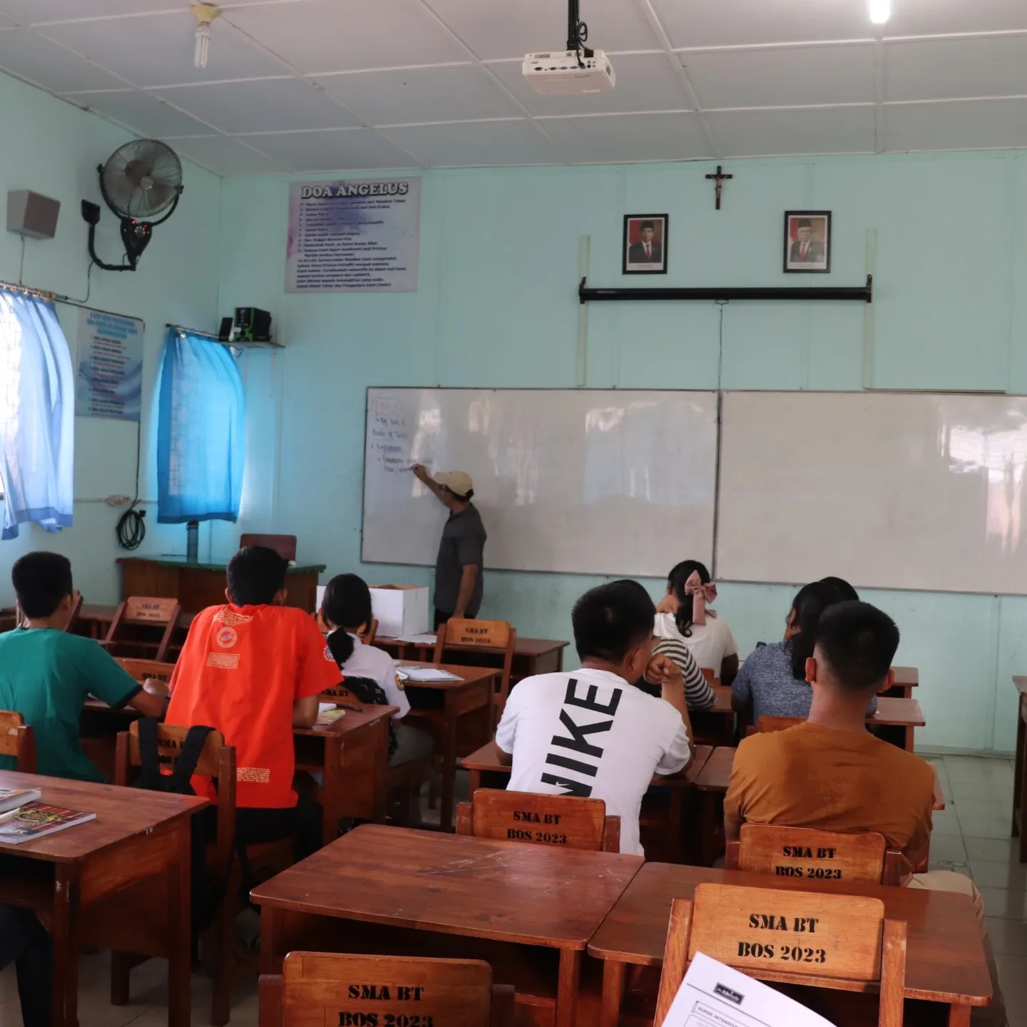  Pendampingan intensif kelas XII, Bimbingan Belajar didampingi oleh Tim Eduxecla