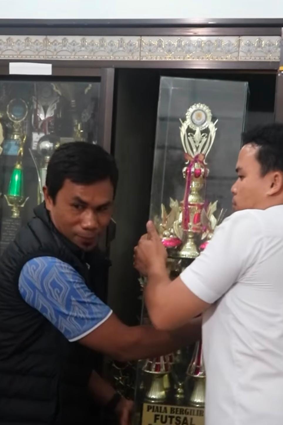 Penjemputan piala bergilir The Day of Charity