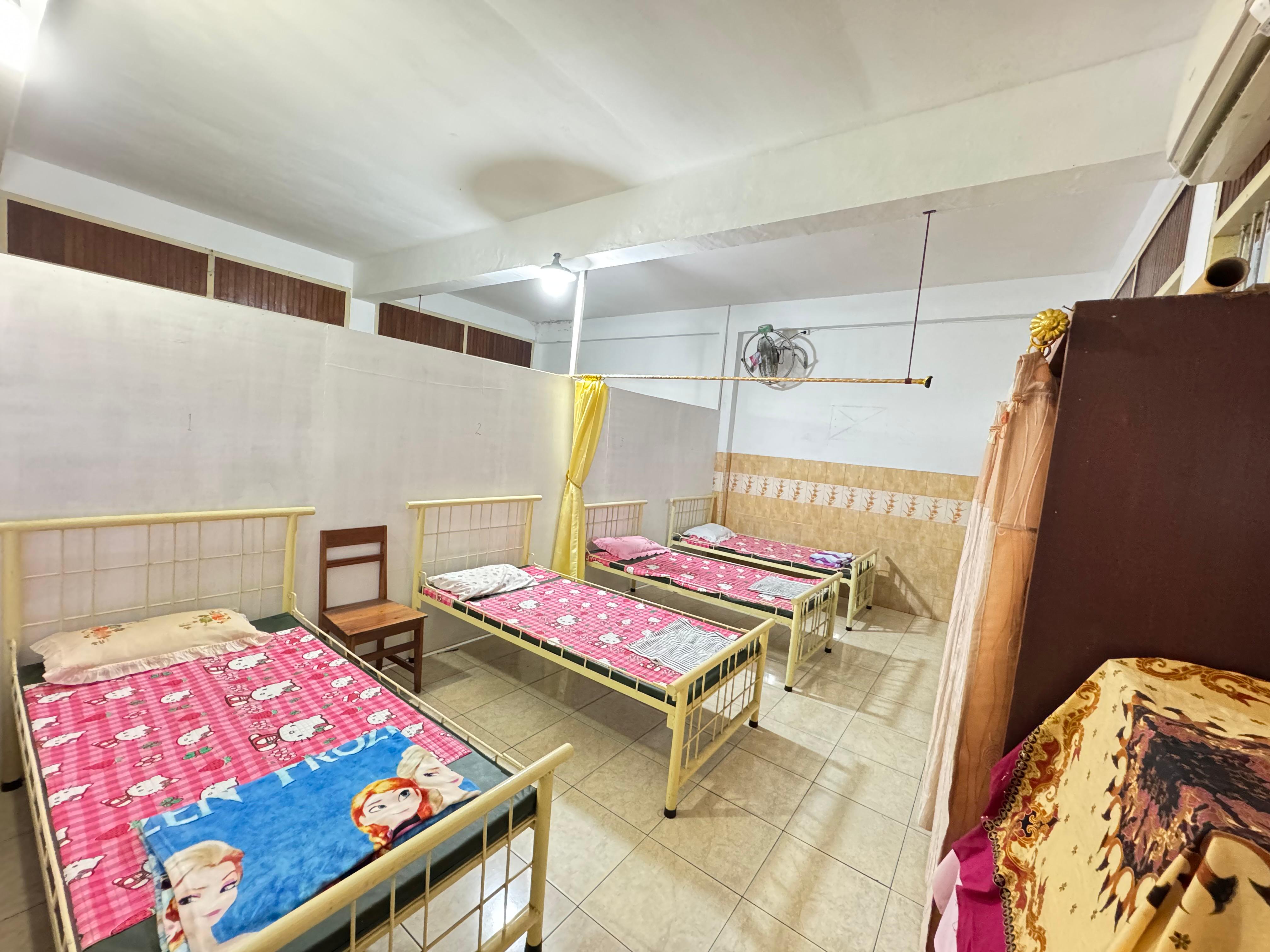 Ruang Unit Kesehatan Sekolah (UKS)