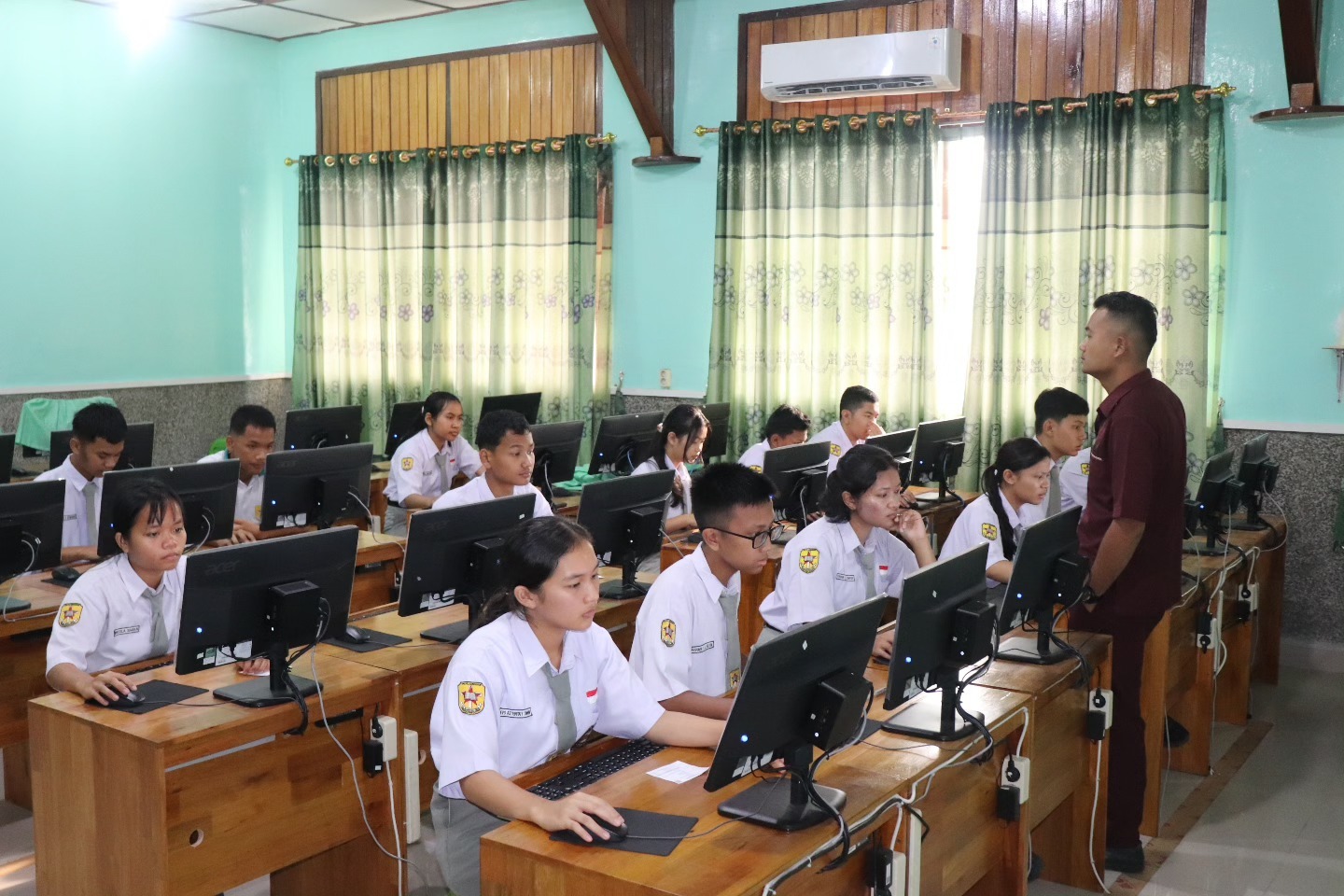 Ruang Lab Komputer 
